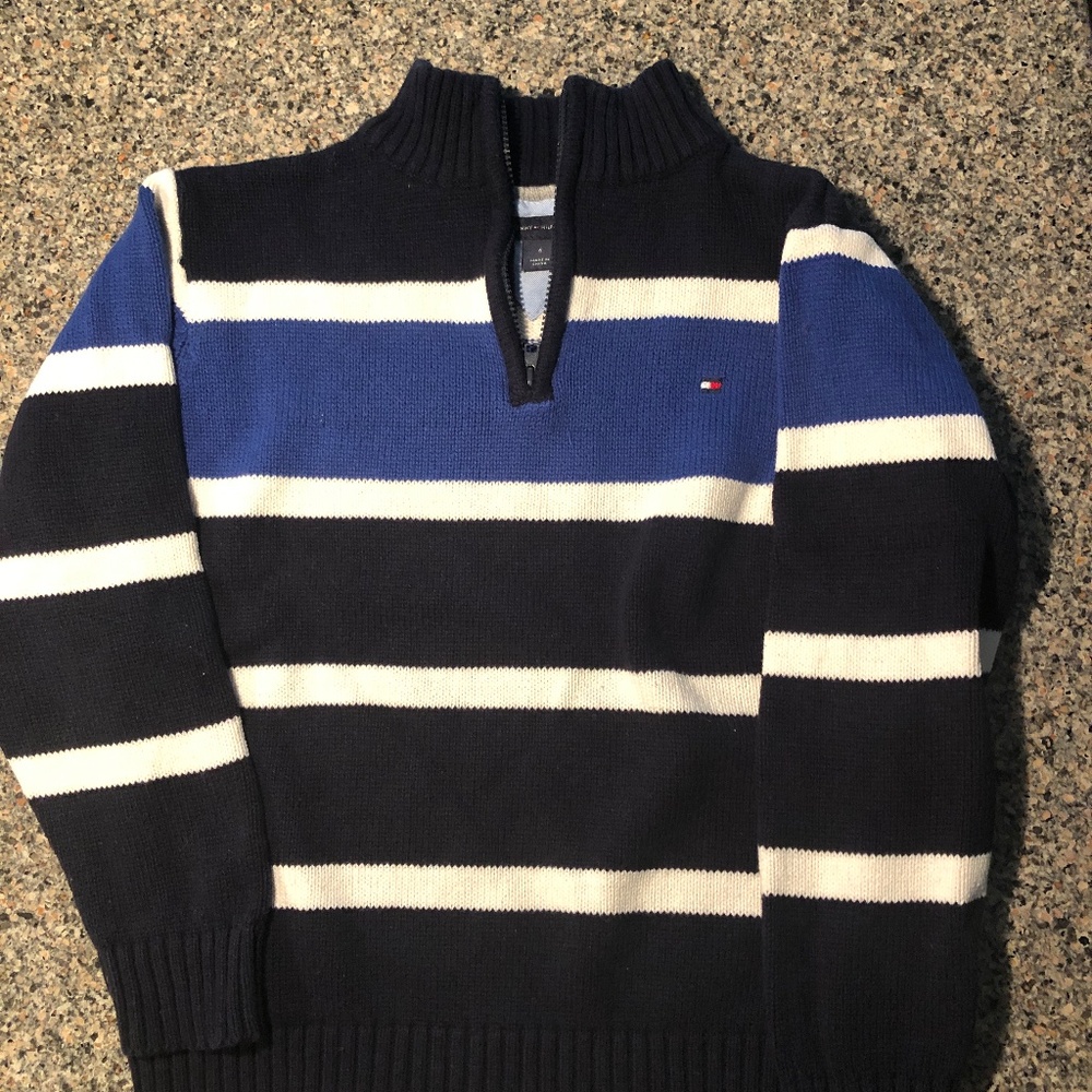 Boys size 6 Hilfiger sweater